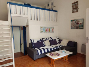 **Gruissan - T2 Cabine Mezzanine - Côté Village - 6 pers - Parking Privé - Proche Plages** - FR-1-796-63